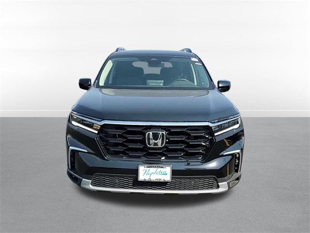new 2025 Honda Pilot car, priced at $47,277