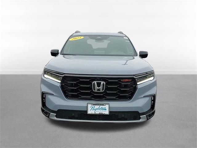 new 2025 Honda Pilot car, priced at $49,470