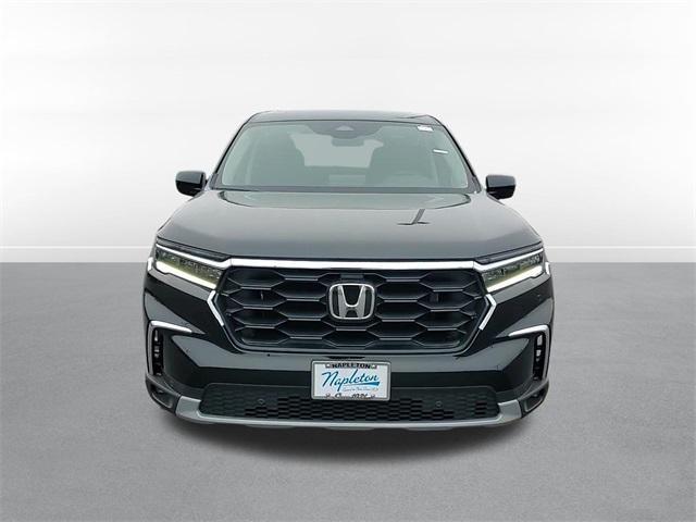 new 2025 Honda Pilot car, priced at $45,512