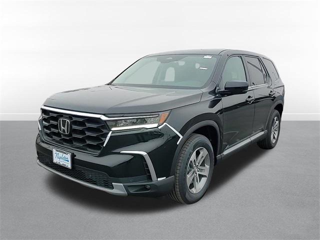 new 2025 Honda Pilot car, priced at $45,512