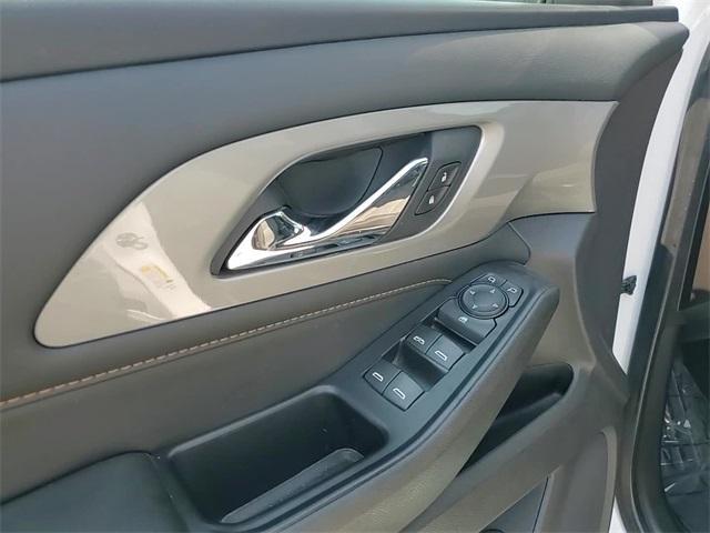 used 2021 Chevrolet Traverse car, priced at $16,000
