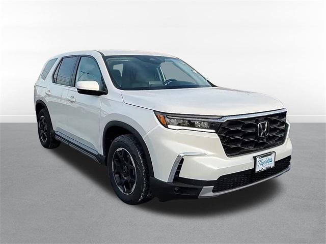 new 2025 Honda Pilot car, priced at $48,500