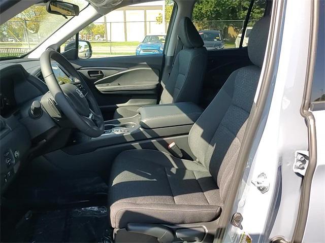 new 2025 Honda Ridgeline car, priced at $41,985