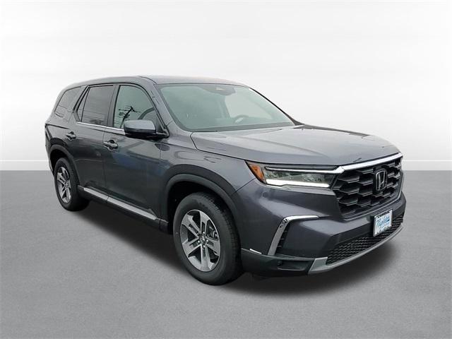 new 2025 Honda Pilot car, priced at $45,512