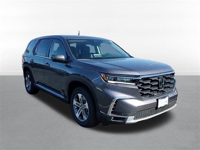 new 2025 Honda Pilot car, priced at $45,512