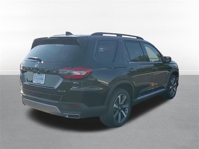 new 2025 Honda Pilot car, priced at $50,223