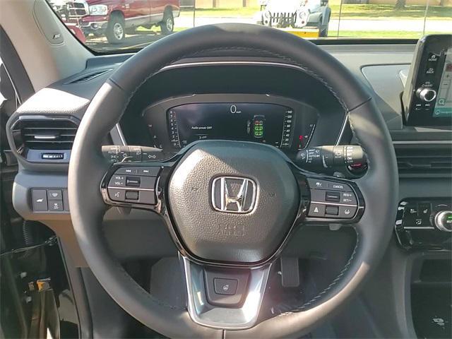 new 2025 Honda Pilot car, priced at $50,223