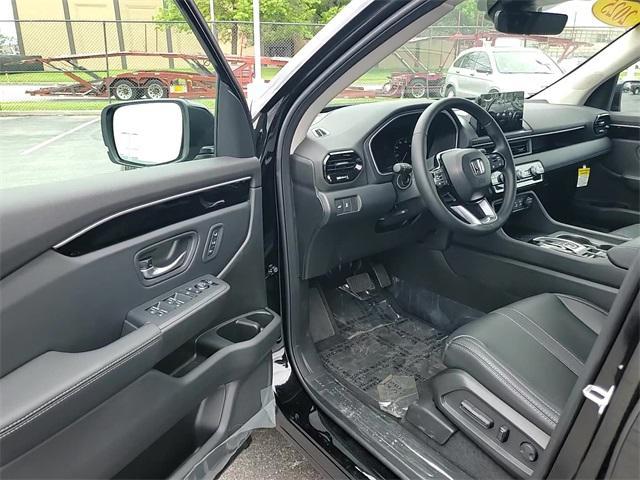 new 2025 Honda Pilot car, priced at $47,702