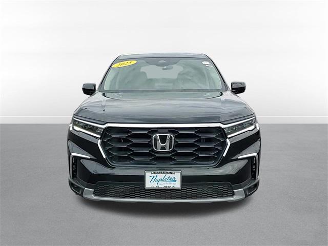 new 2025 Honda Pilot car, priced at $47,702