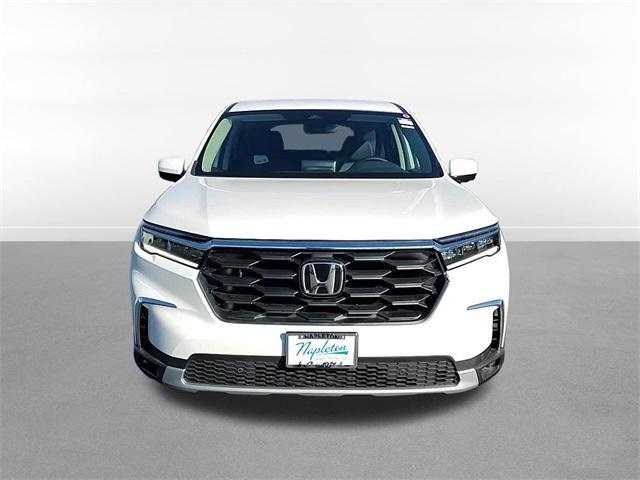 new 2025 Honda Pilot car, priced at $45,022