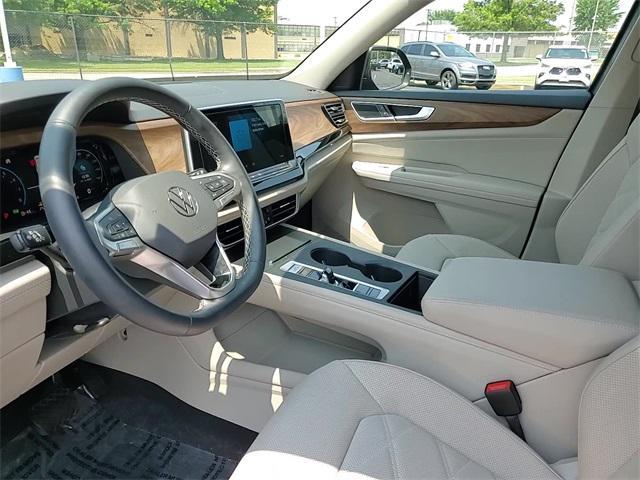 used 2024 Volkswagen Atlas car, priced at $30,800