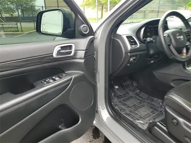 used 2022 Jeep Grand Cherokee car, priced at $28,500