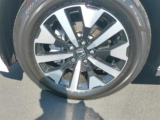used 2025 Honda Odyssey car, priced at $40,400