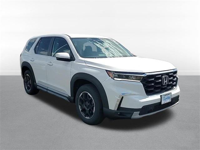 new 2025 Honda Pilot car, priced at $49,567