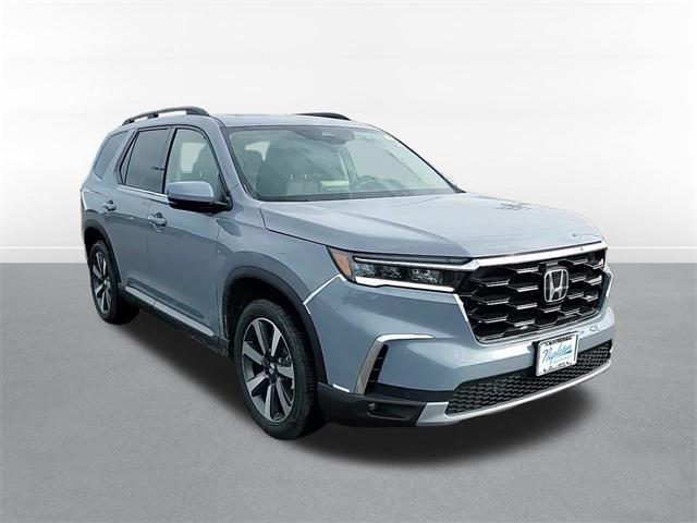 new 2025 Honda Pilot car, priced at $51,250