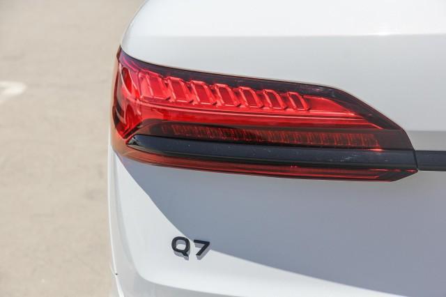 new 2025 Audi Q7 car, priced at $77,460