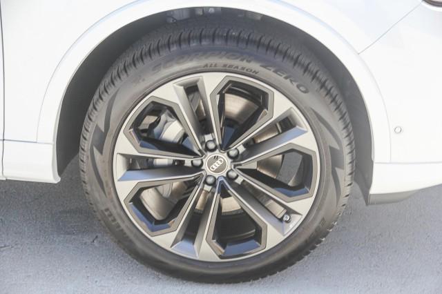 new 2025 Audi Q7 car, priced at $77,460