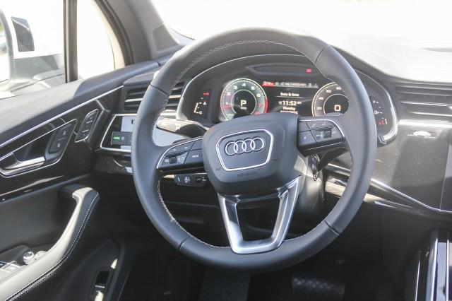 new 2025 Audi Q7 car, priced at $77,460
