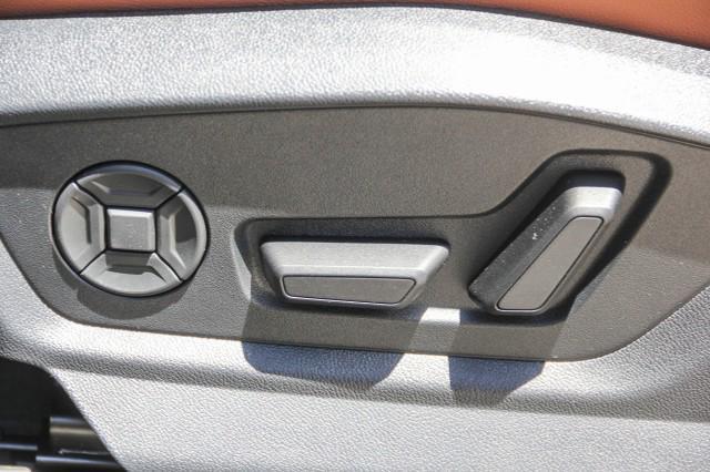 new 2025 Audi Q7 car, priced at $77,910