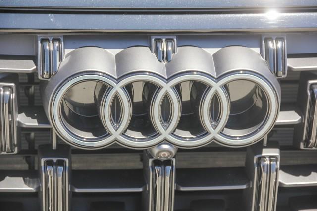 new 2025 Audi Q7 car, priced at $77,910