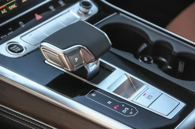 new 2025 Audi Q7 car, priced at $77,910