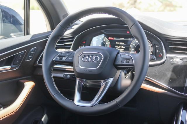 new 2025 Audi Q7 car, priced at $77,910