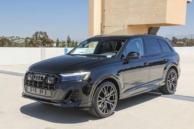 new 2025 Audi Q7 car, priced at $77,910