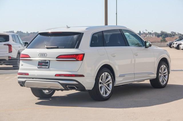 new 2025 Audi Q7 car, priced at $70,075