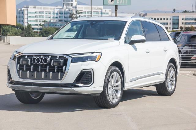 new 2025 Audi Q7 car, priced at $70,075