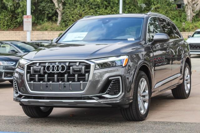 new 2025 Audi Q7 car, priced at $75,645