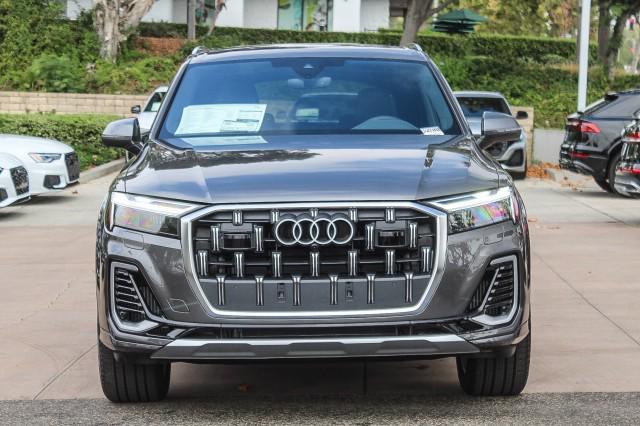 new 2025 Audi Q7 car, priced at $75,645