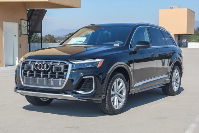 new 2025 Audi Q7 car, priced at $70,670