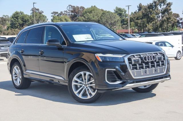 new 2025 Audi Q7 car, priced at $70,670