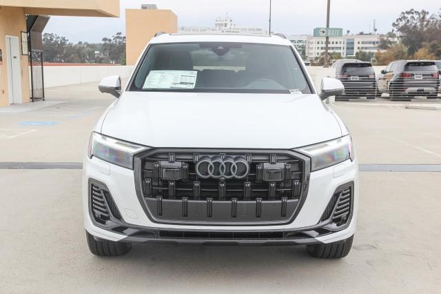 new 2025 Audi Q7 car, priced at $77,460