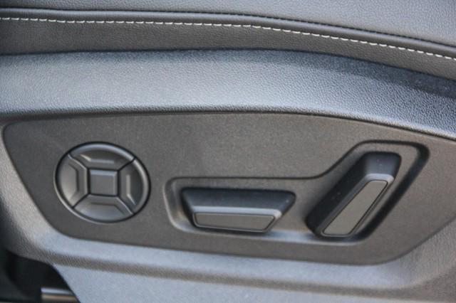 new 2025 Audi Q8 car, priced at $85,675