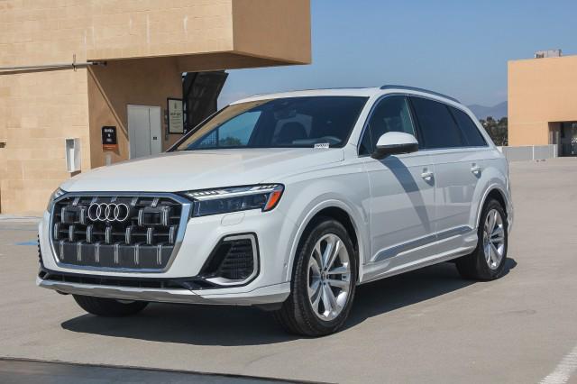 new 2025 Audi Q7 car, priced at $82,155