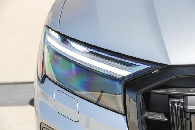 new 2025 Audi Q7 car, priced at $78,660