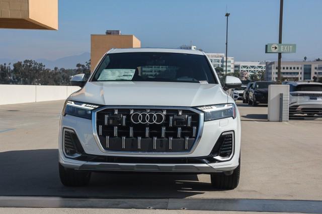 new 2025 Audi Q7 car, priced at $81,420