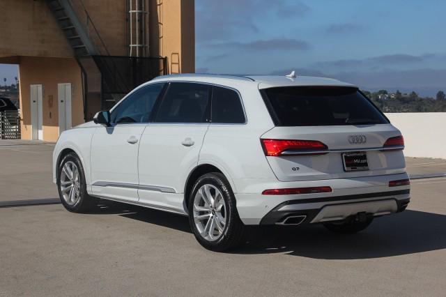 new 2025 Audi Q7 car, priced at $81,420