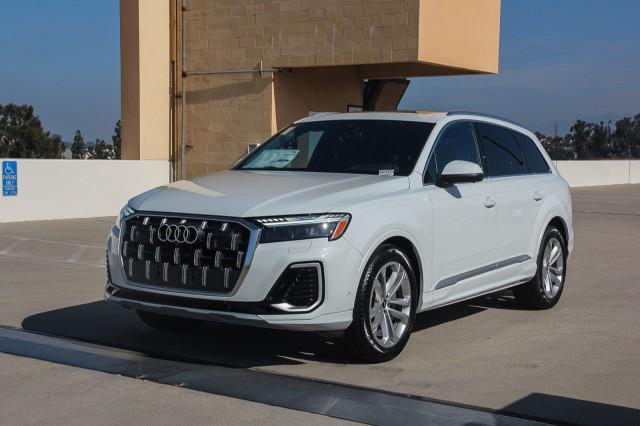 new 2025 Audi Q7 car, priced at $81,420