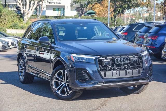 new 2025 Audi Q7 car, priced at $68,535