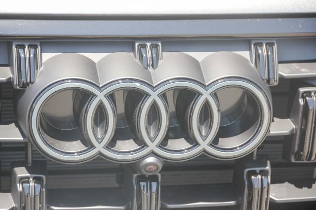 new 2025 Audi Q7 car, priced at $77,460