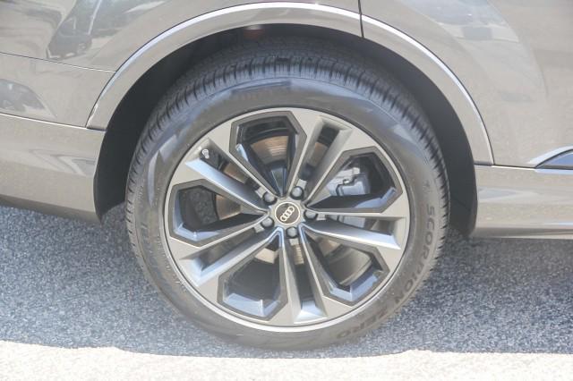 new 2025 Audi Q7 car, priced at $77,460