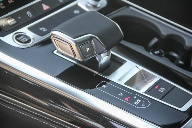 new 2025 Audi Q7 car, priced at $77,460