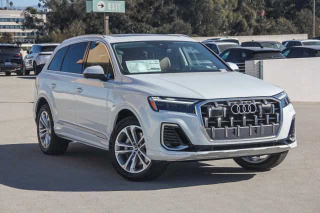 new 2025 Audi Q7 car, priced at $74,670