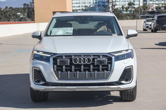 new 2025 Audi Q7 car, priced at $74,670