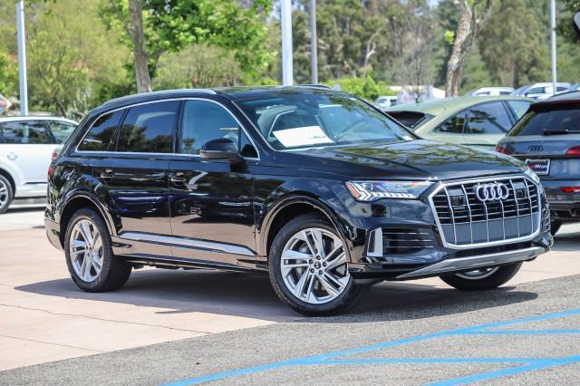 new 2024 Audi Q7 car, priced at $70,540