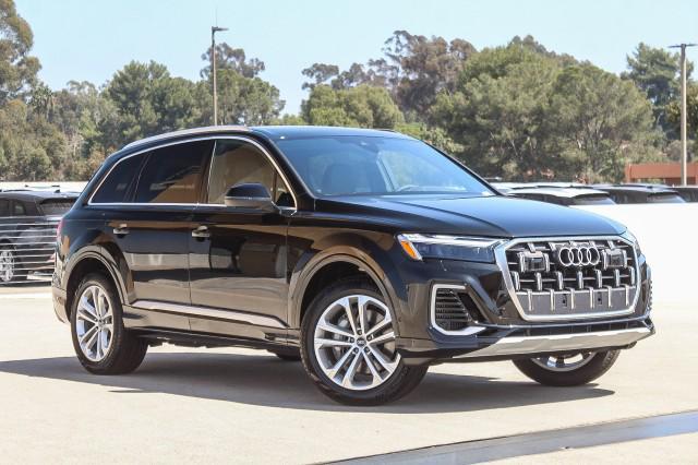 new 2025 Audi Q7 car, priced at $75,645