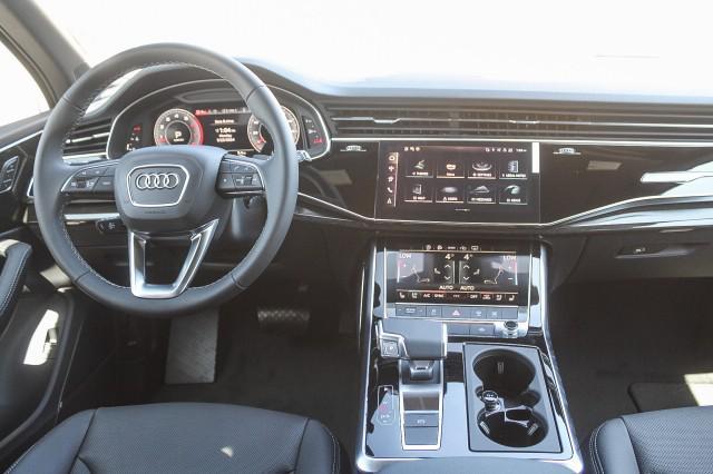 new 2025 Audi Q7 car, priced at $75,645