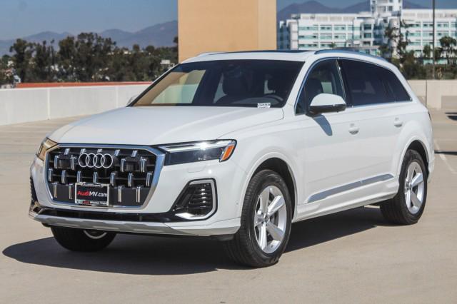 new 2025 Audi Q7 car, priced at $64,775